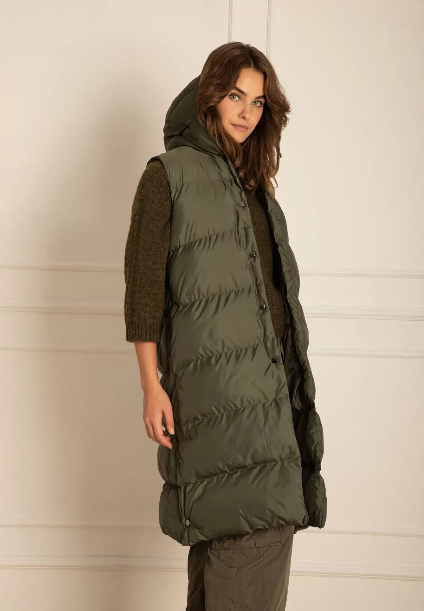 Hot MORE&MORE lange Steppweste, olive, Winter-Kollektion gruen